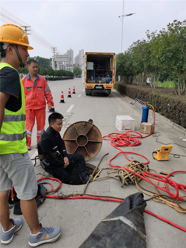 文殊镇翻衬法管道修复技术主要工序